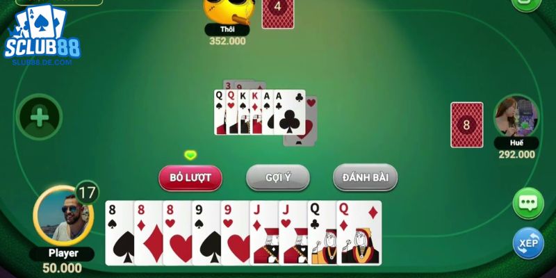 Bàn chơi Tiến Lên Miền Nam với các bộ bài và lượt đánh theo thứ tự.